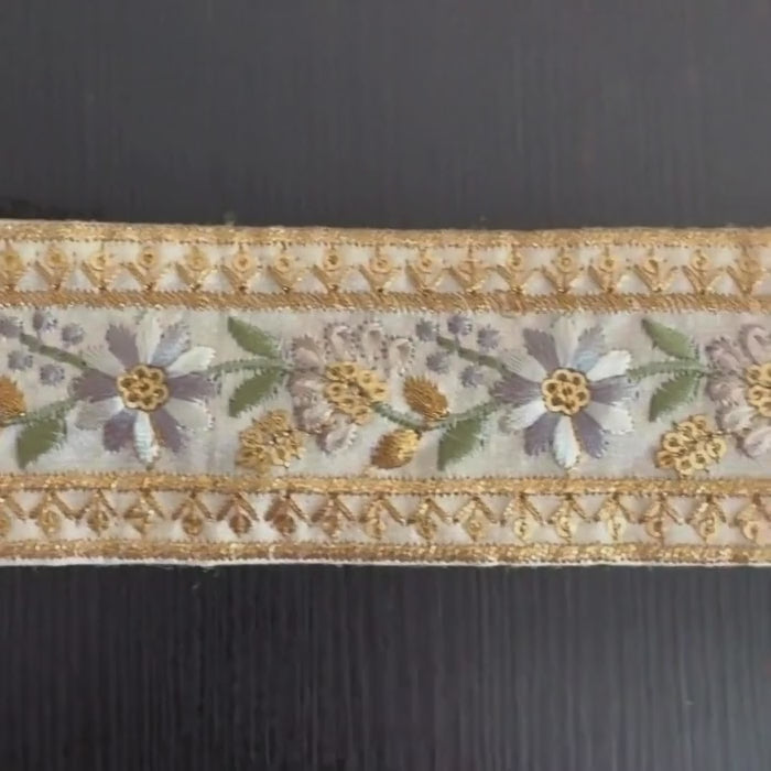 video showing the Saree Border Indian Lace Trim