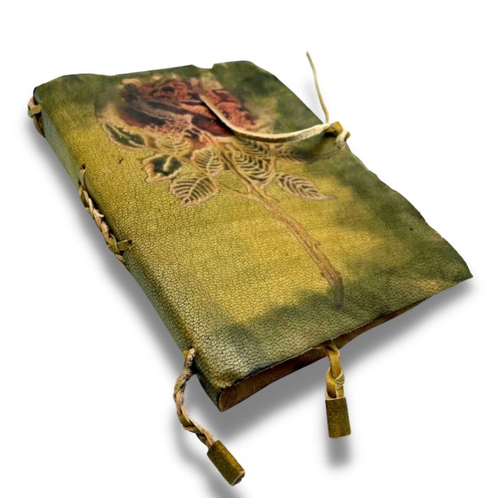 This journal makes the best gift for her graduation